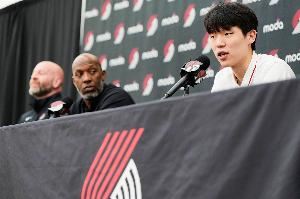 季孟年：未来的日子里 被媒体包围将会是杨瀚森生活的常态